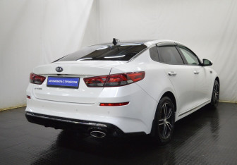 Подержанный автомобиль Kia Optima Sedan 2018 года (5 фото)