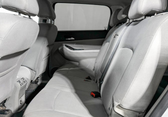 Подержанный автомобиль Chevrolet Orlando 2012 года (12 фото)