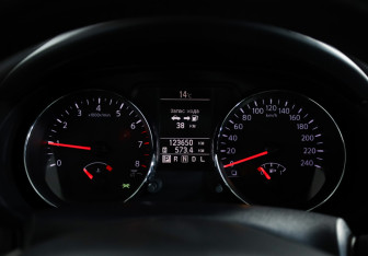 Подержанный автомобиль Nissan Qashqai 2012 года (13 фото)