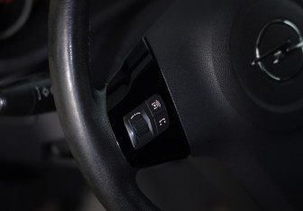 Подержанный автомобиль Opel Corsa 2013 года (12 фото)