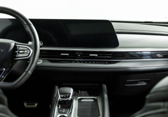 Подержанный автомобиль Chery Arrizo 8 2023 года (14 фото)