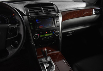 Подержанный автомобиль Toyota Camry Sedan 2012 года (20 фото)