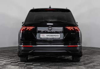 Подержанный автомобиль Volkswagen Tiguan 2021 года (8 фото)