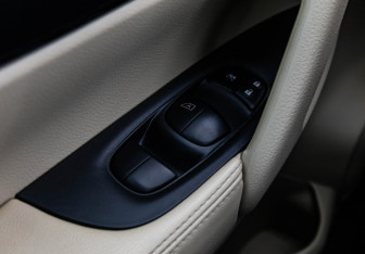 Подержанный автомобиль Nissan X-Trail 2021 года (18 фото)