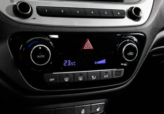 Подержанный автомобиль Hyundai Solaris Sedan 2017 года (15 фото)