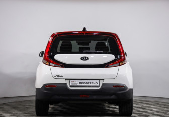 Подержанный автомобиль Kia Soul 2021 года (6 фото)