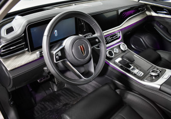 Подержанный автомобиль Hongqi H9 2023 года (9 фото)