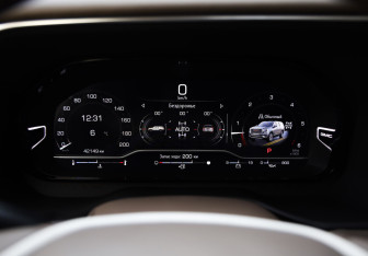 Подержанный автомобиль GMC Yukon 2022 года (14 фото)