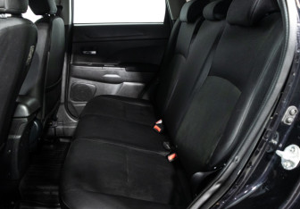 Подержанный автомобиль Mitsubishi ASX 2013 года (10 фото)
