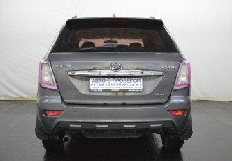 Подержанный автомобиль Lifan X60 2013 года (6 фото)