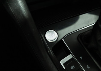 Подержанный автомобиль Volkswagen Tiguan 2019 года (18 фото)