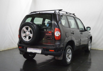Подержанный автомобиль Chevrolet Niva 2013 года (5 фото)