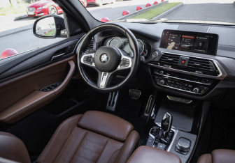 Подержанный автомобиль BMW X3 2018 года (13 фото)