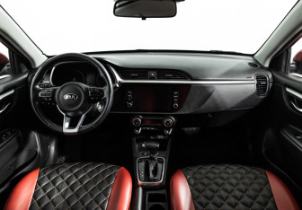 Подержанный автомобиль Kia Rio Sedan 2020 года (13 фото)