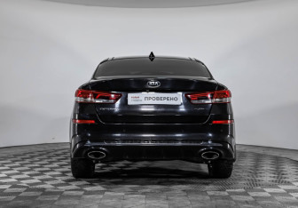 Подержанный автомобиль Kia Optima Sedan 2018 года (6 фото)