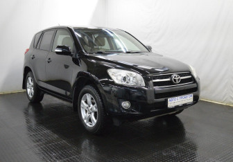 Подержанный автомобиль Toyota RAV4 2009 года (3 фото)