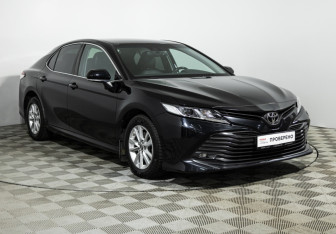 Подержанный автомобиль Toyota Camry Sedan 2019 года (3 фото)