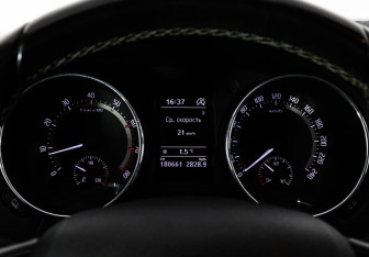 Подержанный автомобиль Skoda Yeti 2017 года (19 фото)