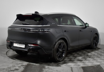 Подержанный автомобиль Voyah Free 2023 года (5 фото)