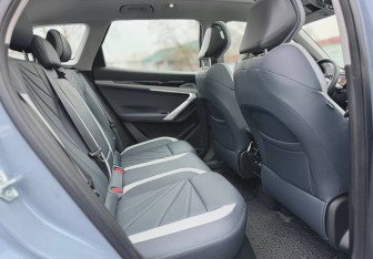 Подержанный автомобиль Geely Atlas 2024 года (28 фото)