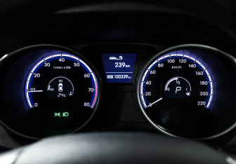 Подержанный автомобиль Hyundai ix35 2010 года (12 фото)