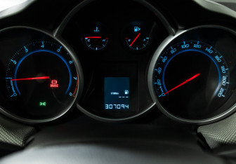 Подержанный автомобиль Chevrolet Cruze Hatchback 2013 года (12 фото)