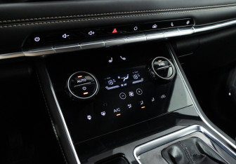 Подержанный автомобиль Chery Tiggo 8 Pro 2021 года (17 фото)