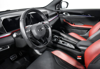 Подержанный автомобиль Geely Coolray 2023 года (9 фото)