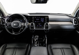 Подержанный автомобиль Kia Sorento 2021 года (12 фото)