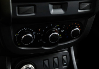 Подержанный автомобиль Renault Duster 2015 года (12 фото)