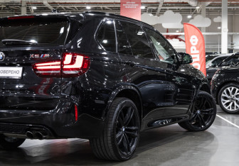 Подержанный автомобиль BMW X5 M 2016 года (12 фото)