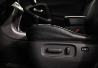 Подержанный автомобиль Toyota RAV4 2008 года (20 фото)