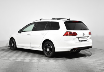 Подержанный автомобиль Volkswagen Golf Wagon 2014 года (7 фото)