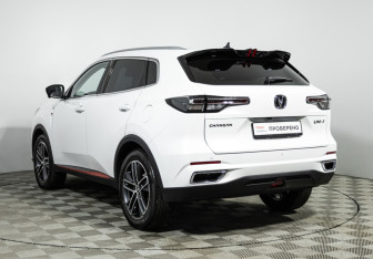 Подержанный автомобиль Changan UNI-S 2024 года (7 фото)