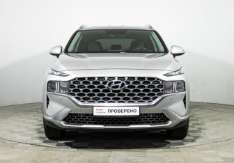 Подержанный автомобиль Hyundai Santa Fe 2021 года (2 фото)
