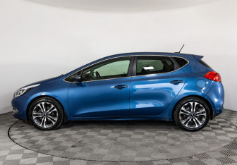 Подержанный автомобиль Kia Ceed Hatchback 2013 года (8 фото)