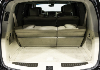 Подержанный автомобиль Infiniti QX80 2015 года (26 фото)