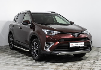 Подержанный автомобиль Toyota RAV4 2016 года (3 фото)