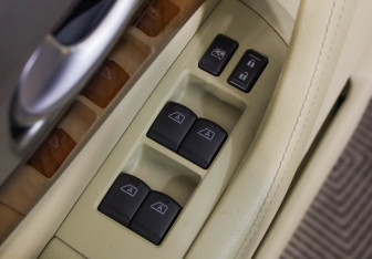 Подержанный автомобиль Infiniti FX 2012 года (27 фото)