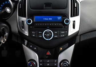 Подержанный автомобиль Chevrolet Cruze Sedan 2014 года (16 фото)