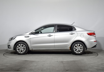 Подержанный автомобиль Kia Rio Sedan 2017 года (8 фото)