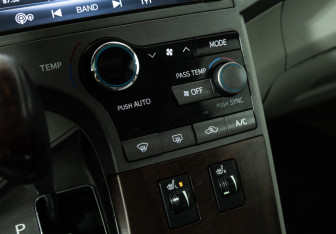 Подержанный автомобиль Toyota Venza 2010 года (18 фото)