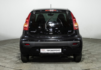 Подержанный автомобиль Peugeot 107 2009 года (6 фото)