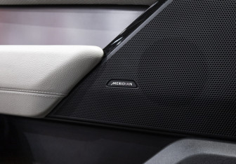 Подержанный автомобиль Land Rover Range Rover Velar 2021 года (25 фото)