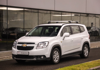 Подержанный автомобиль Chevrolet Orlando 2014 года (3 фото)