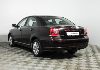 Подержанный автомобиль Toyota Avensis Sedan 2008 года (7 фото)