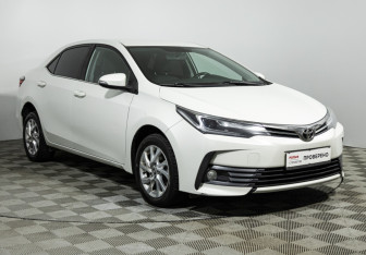 Подержанный автомобиль Toyota Corolla Sedan 2016 года (3 фото)