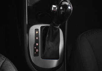 Подержанный автомобиль Kia Rio Sedan 2015 года (16 фото)