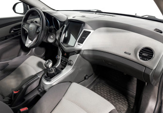 Подержанный автомобиль Chevrolet Cruze Sedan 2010 года (13 фото)