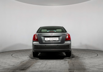 Подержанный автомобиль Daewoo Gentra Sedan 2014 года (6 фото)
